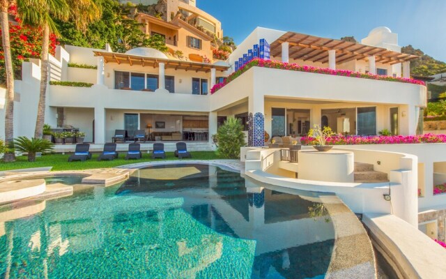 Luxury 5BR Villa, Sleeps 14 W/ocean View: Villa Perla de Law