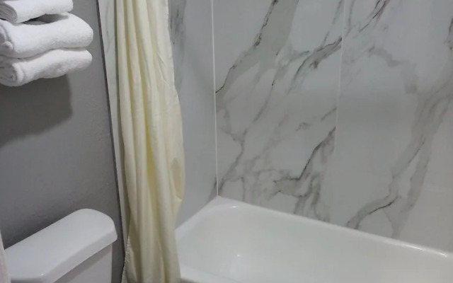 Coachman's Inn & Suites
