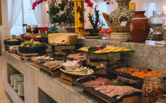 Wyndham Danang Golden Bay