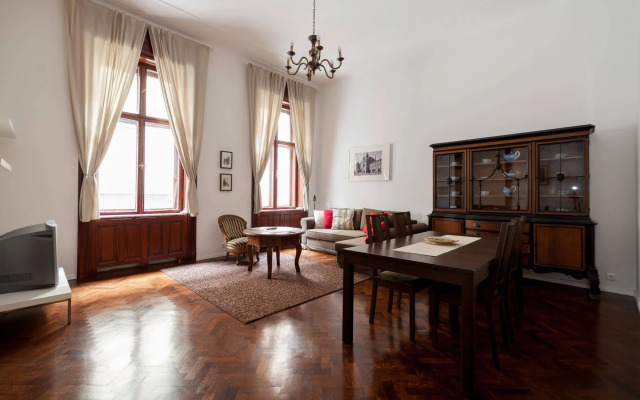Kadar Apartments