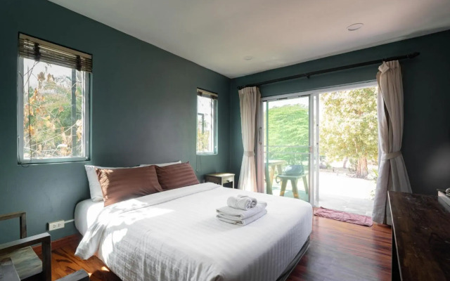 Chiangkhan River Green Hill