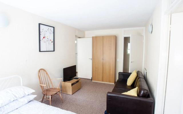 2BD Apartment, 500m From Windsor Castle, Parking