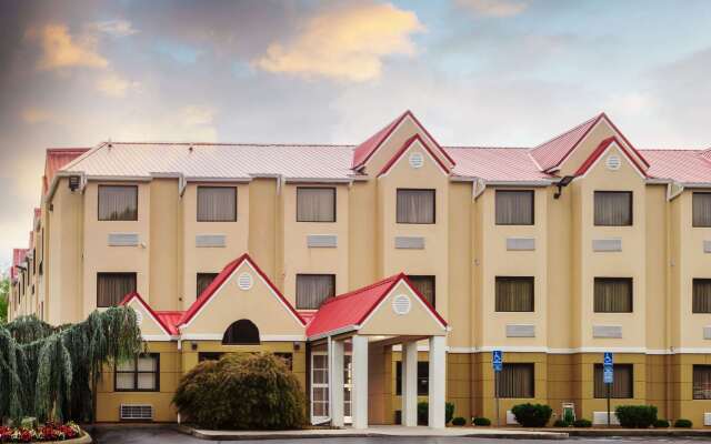 Microtel Inn & Suites by Wyndham Knoxville