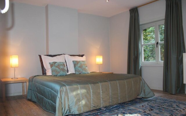 Two Rooms In Bruges