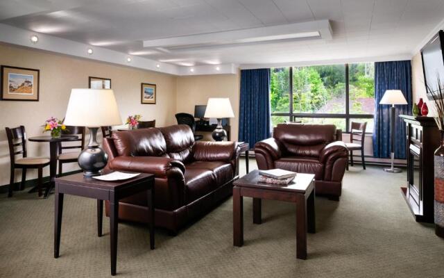 Greenwood Inn & Suites