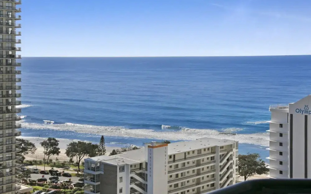 Ocean View 2-bed Studio In the Heart of Surfers