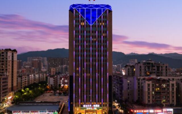 Longchuan Glen Yuntian Yue Hotel