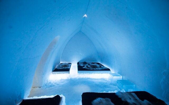 Arctic SnowHotel & Glass Igloos