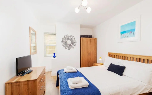 4 At The Beach, Torcross