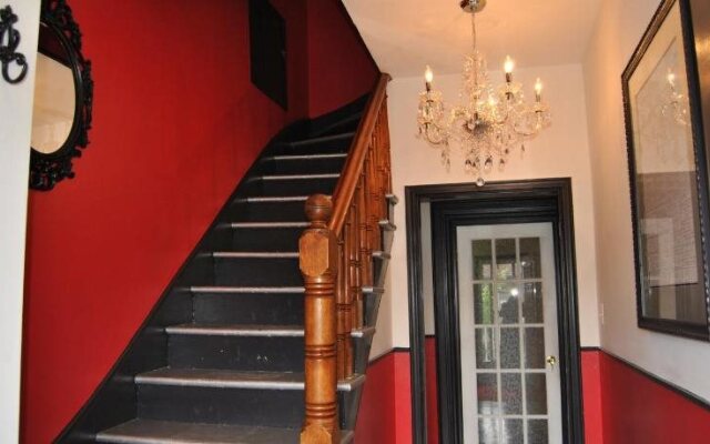 Ascendence Halifax Bed & Breakfast