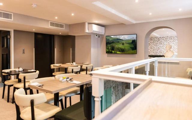 Byron Hotel London