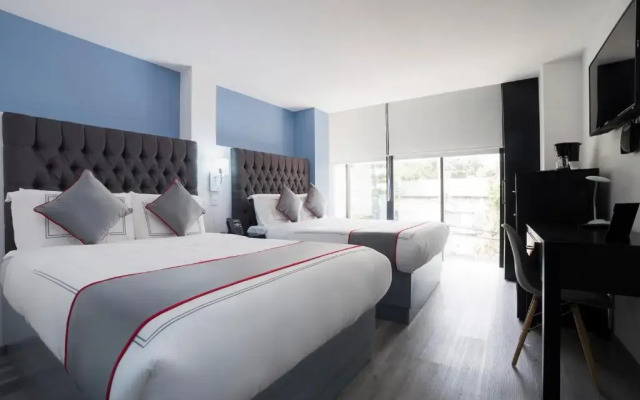 Suites Arboleda 215