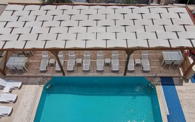 Nicer Hotel