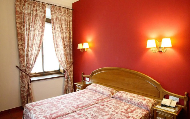 Hotel Puente Romano
