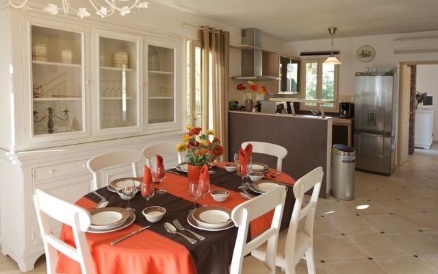 Le Hameau de l'Oliveraie