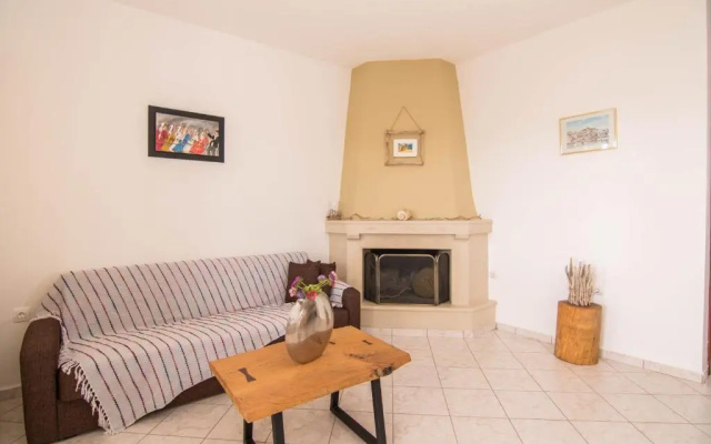 Fedra Apartments, View, Free Parking, 2mins to Beach
