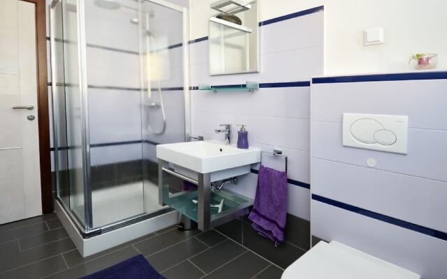 Beautiful Holiday House With Private Pool and Terrace