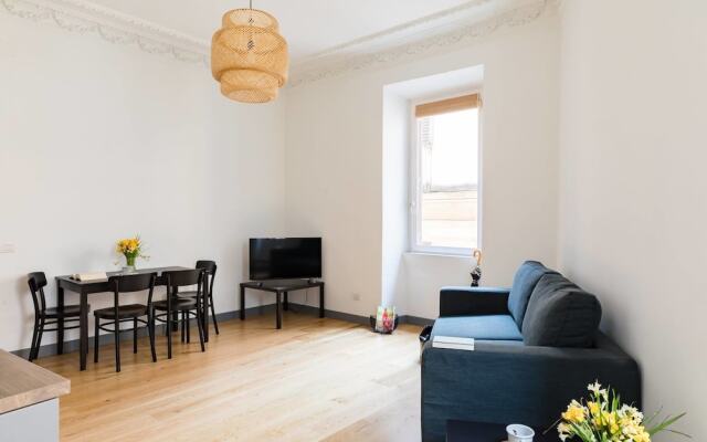 Pietra Square Residence