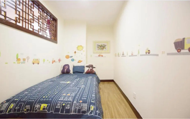 Xinlong Holiday Inn University of Petroleum