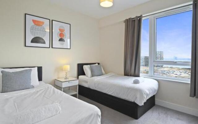 Pier Apartment 3