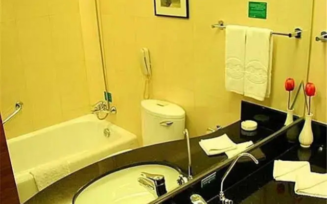 Chengde Tianbao Holiday Hotel