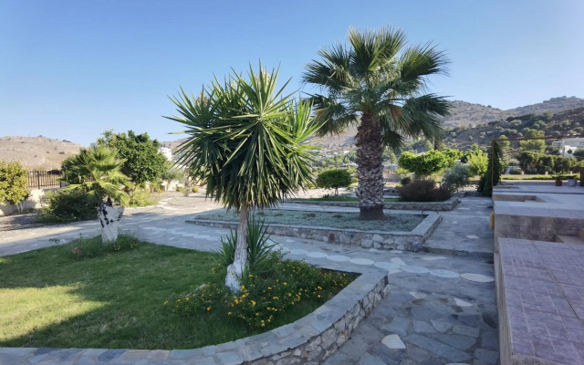 Vlycha Beach Studios & Apartments
