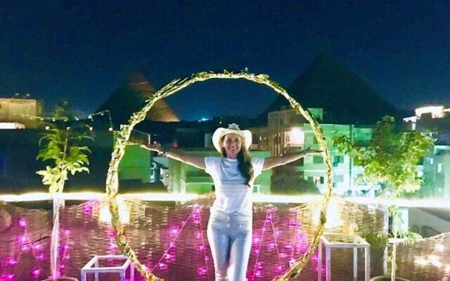 Pyramids paradise hotel