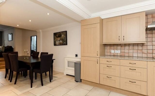 Beautiful 3br House in Knightsbridge
