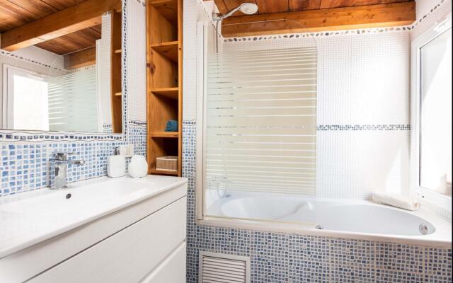 Luminous loft apartment next to the Atlantic Ocean