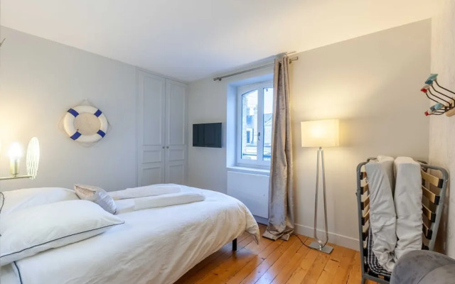 High-end 75m2 Apartment - Place Morny