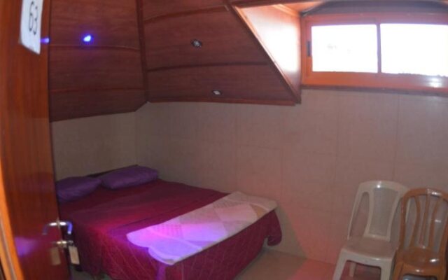 New Palm Hotel & Hostel