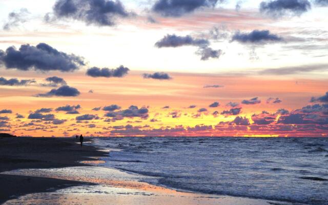 Comfortable Holiday Villa, Private Garden