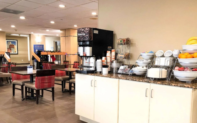 Comfort Inn & Suites Durham near Duke University