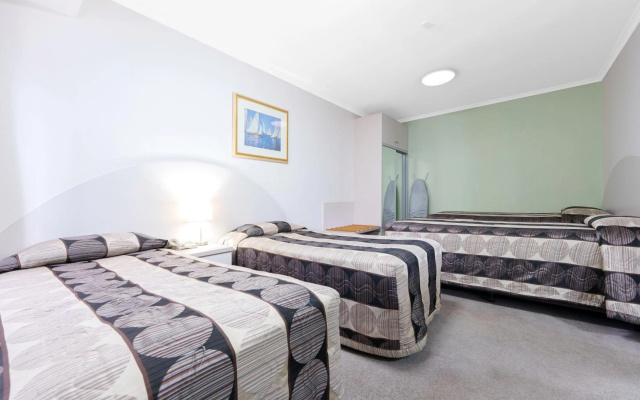 Comfort Inn & Suites Goodearth Perth – Guest Rooms – Perth