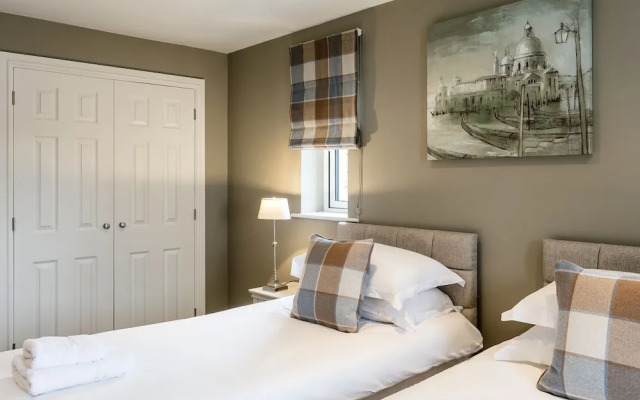 The Townhouses @ Carus Green