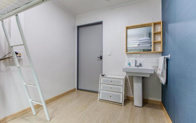 Single Story Capsule Hotel