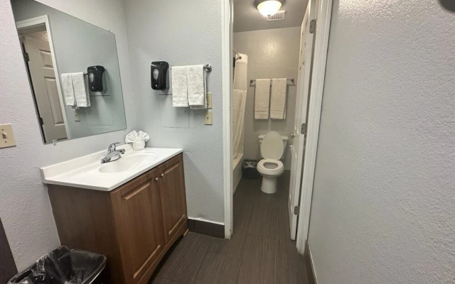 Canyon Inn Motel By OYO Flagstaff Route-66