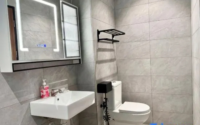 Armadale Residence 10 to 20 Pax-Galacity Airport-Free Parking – Bathroom – Kuching