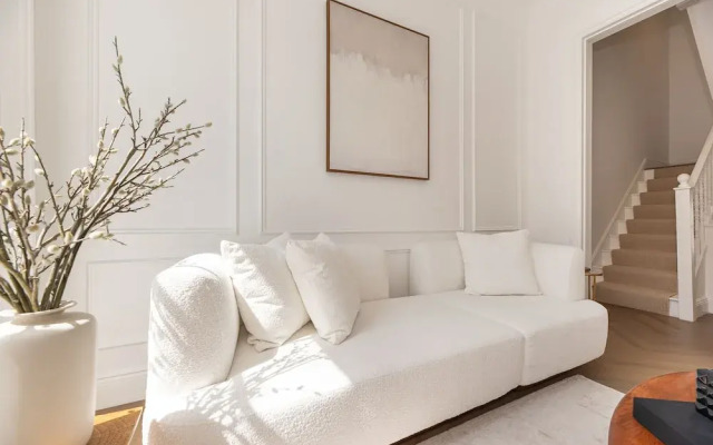 Elegant and Bright 3-bed Flat Near Sloane Square