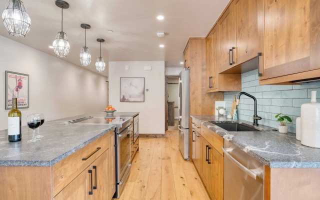 Snowflake by Avantstay Ski In/out + Patio