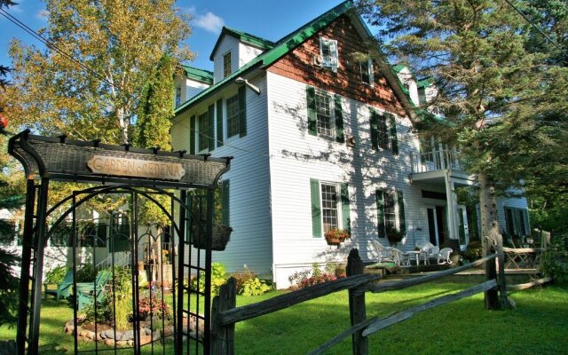 Portage Inn Bed & Breakfast