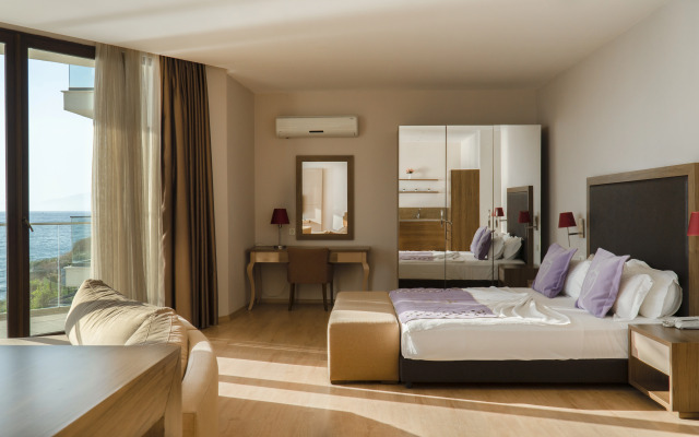 Ladies Beach Suit Otel