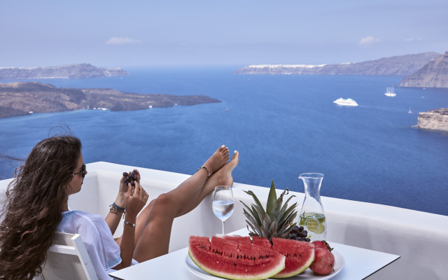 Alti Santorini Suites