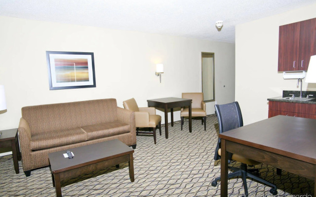 Wingate by Wyndham Roseville/Detroit