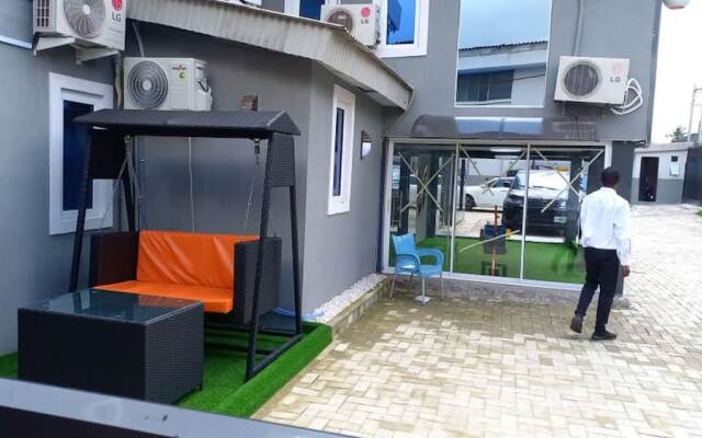 Glandov Suites and Apartment