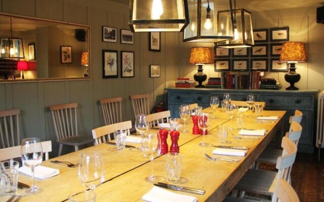 Bel & The Dragon Cookham