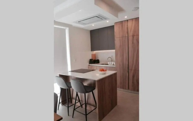 Sliema, Stylish 2 Bedroom Apartment with Parking