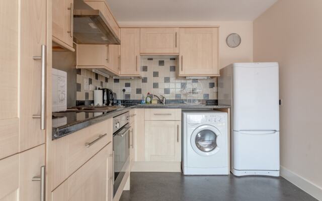 Charming 1 Bedroom Property Next to Clapham Common