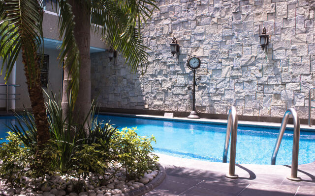 Hotel & Suites Aliana