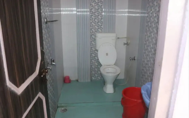 Shri Anand Hotel Berinag